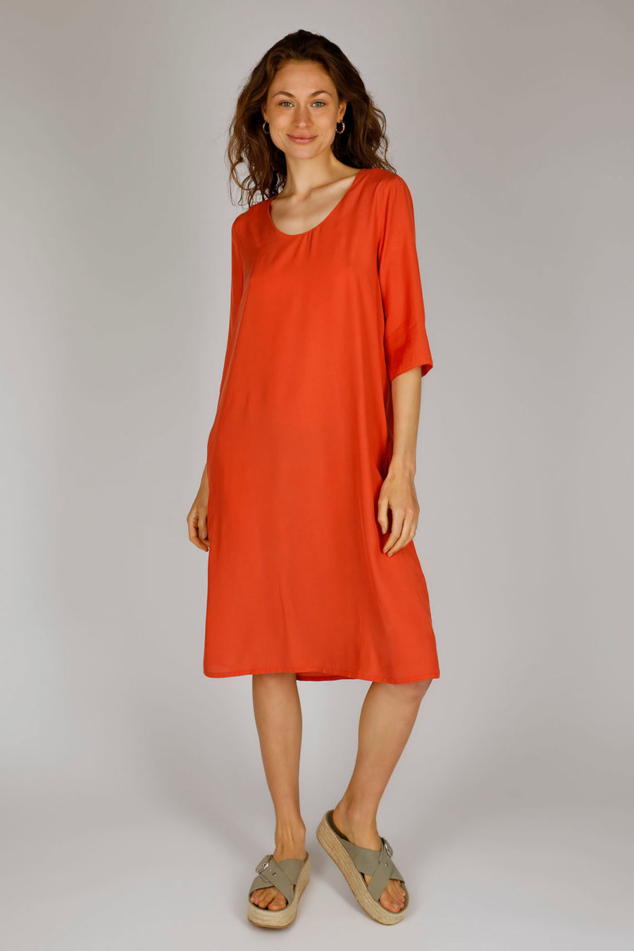 CAPRI – Shirt-Kleid mit rundem Ausschnitt – Farbe: Cayenne