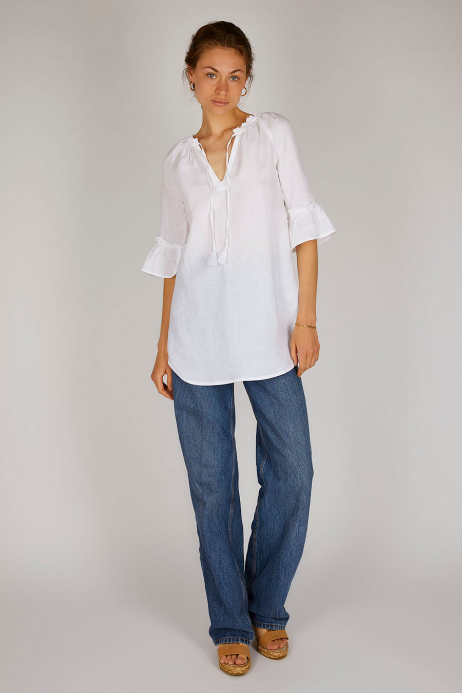 DANYA - Casual linen blouse in tunic form - Colour: White