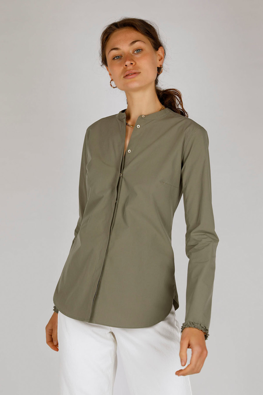 EASY - Classic blouse in organic cotton - Colour: Vetiver