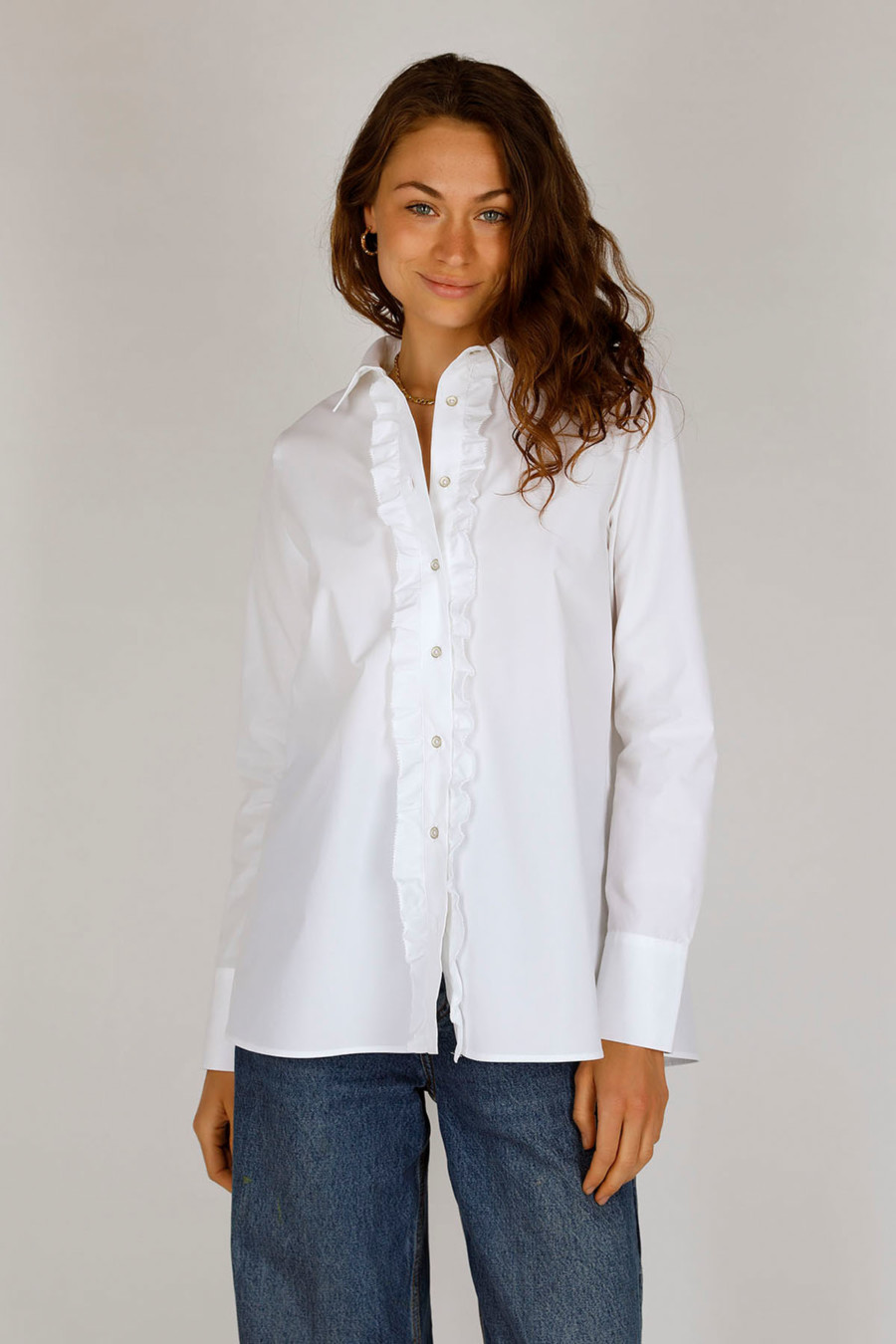 LUCKY - Classic cotton blouse with ruffle details - Colour: White
