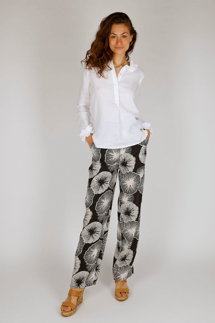 MARLENE - Wide-leg trousers with elastic waistband - Colour: Flores Black