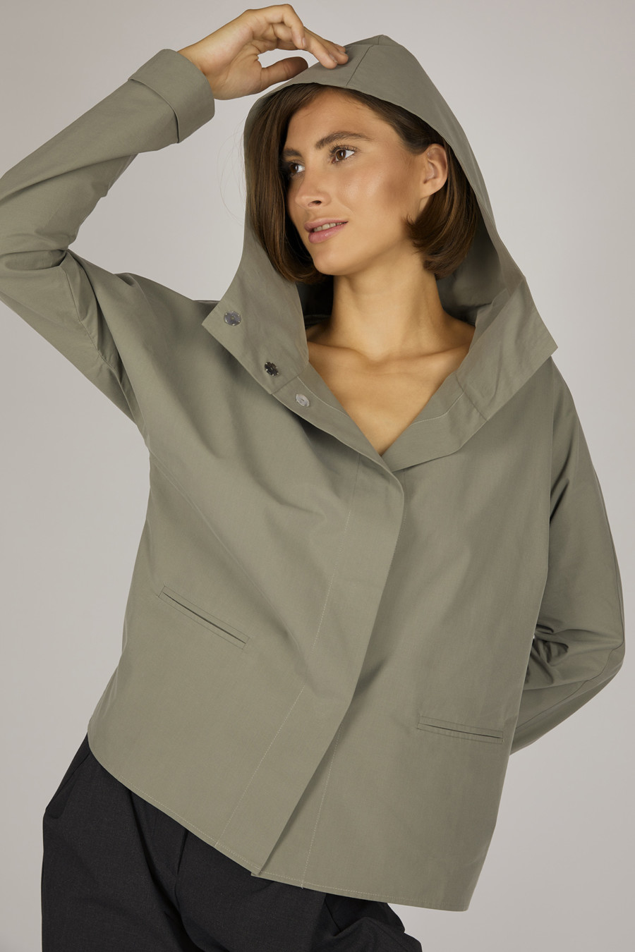 ANGELA – Cotton blouse with hood – Color: Vetiver