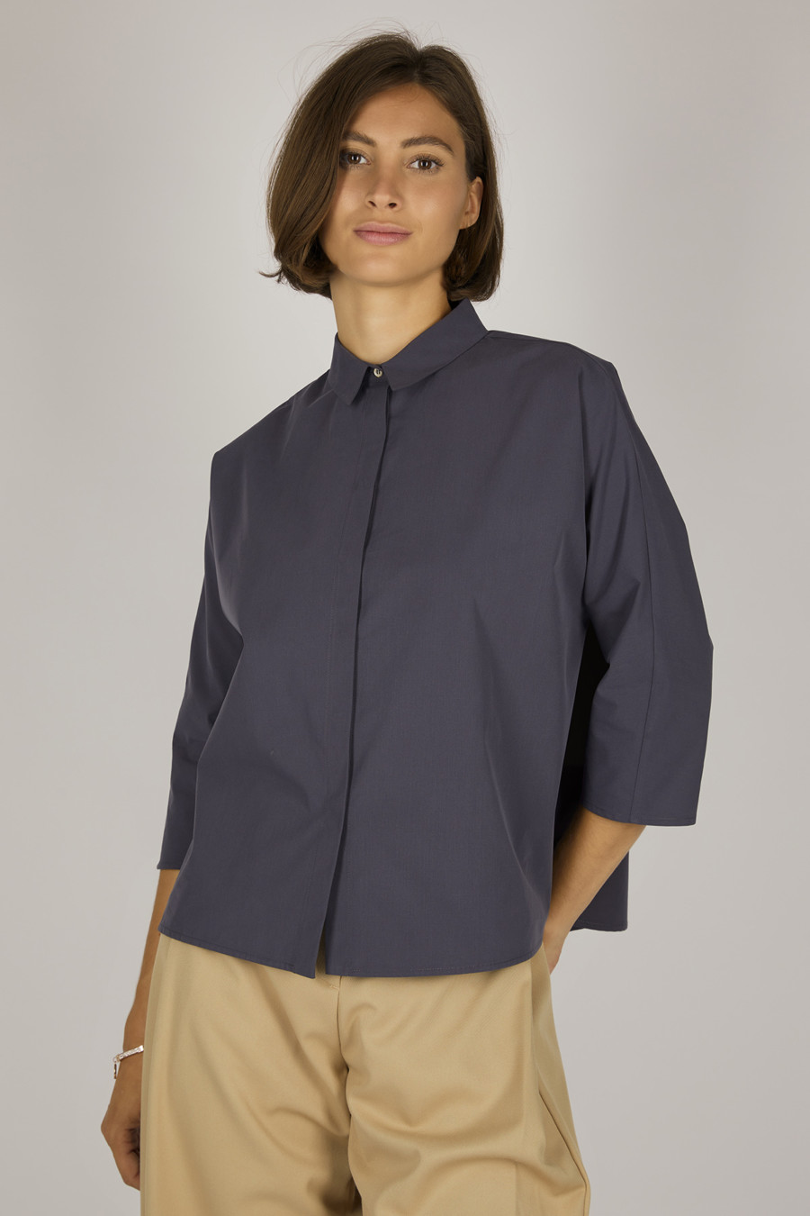 EMMA – Boxy cotton blouse – Color: Slate
