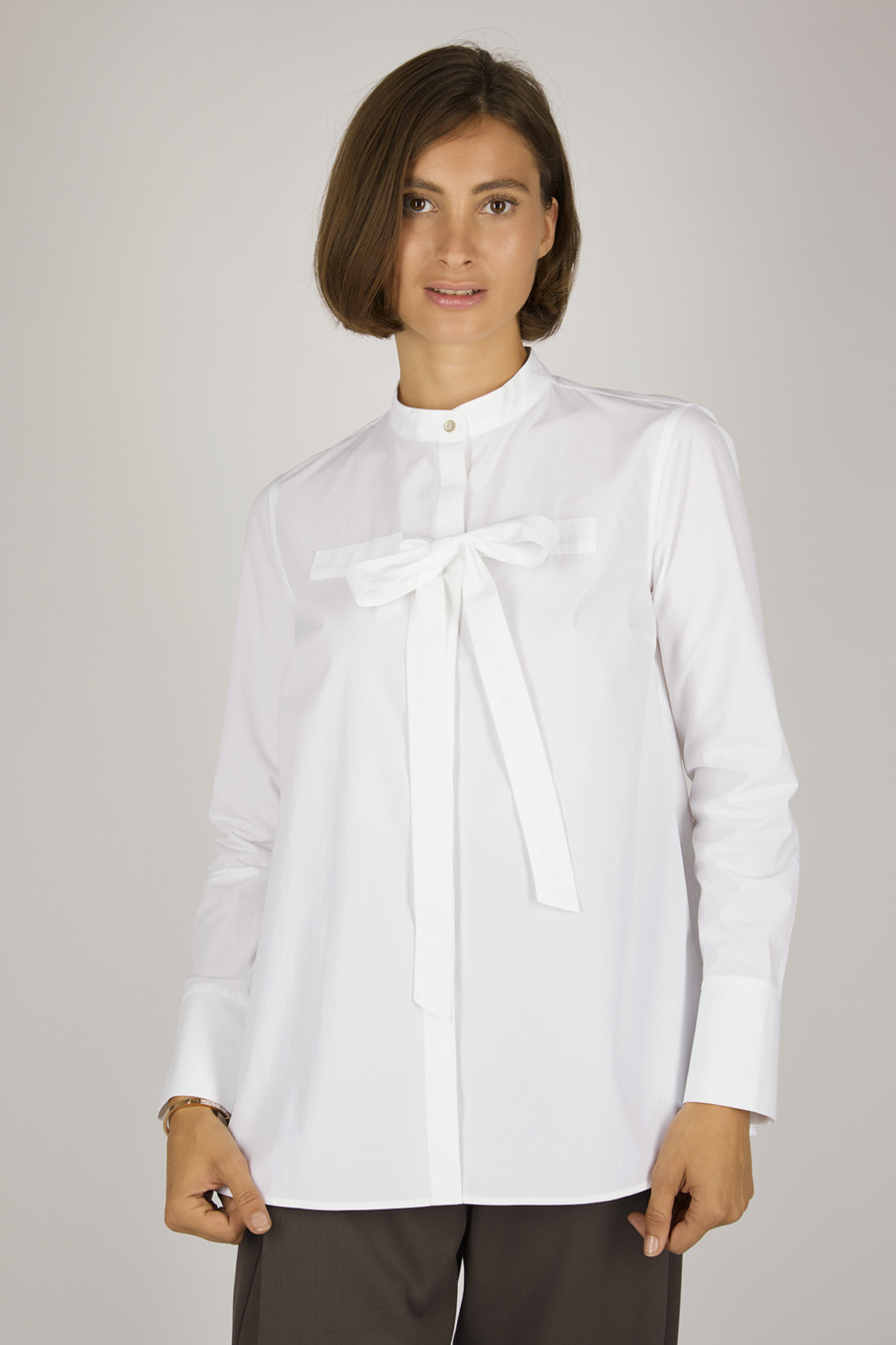 EVE – Blouse with stand-up collar and binding element – Color: White