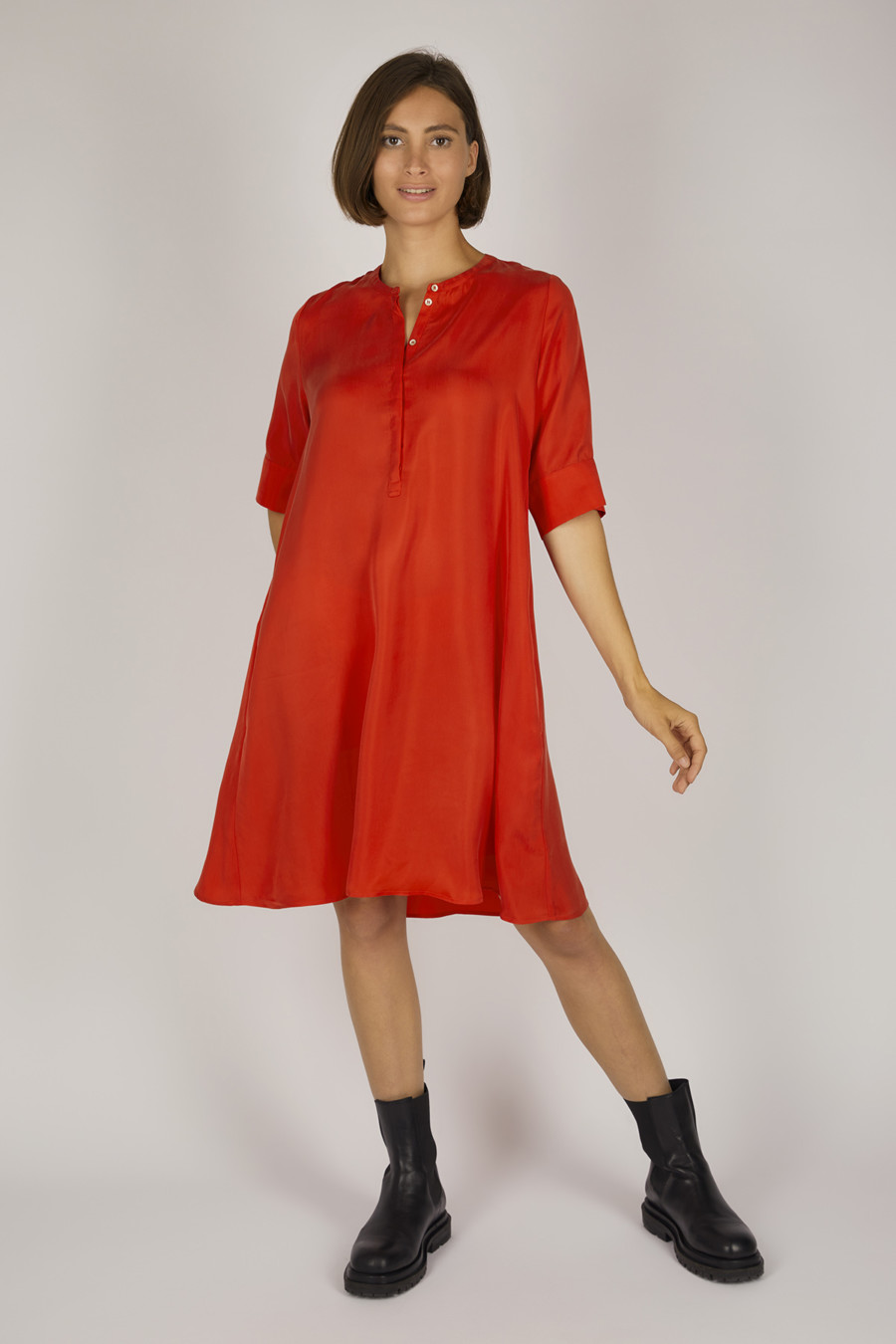 PHOEBE - Midi dress with round neckline - Color: Red Hot